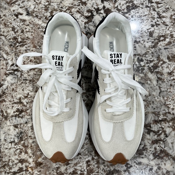 Women's White and Black Sneakers, New Without Tags - Picture 3 of 8